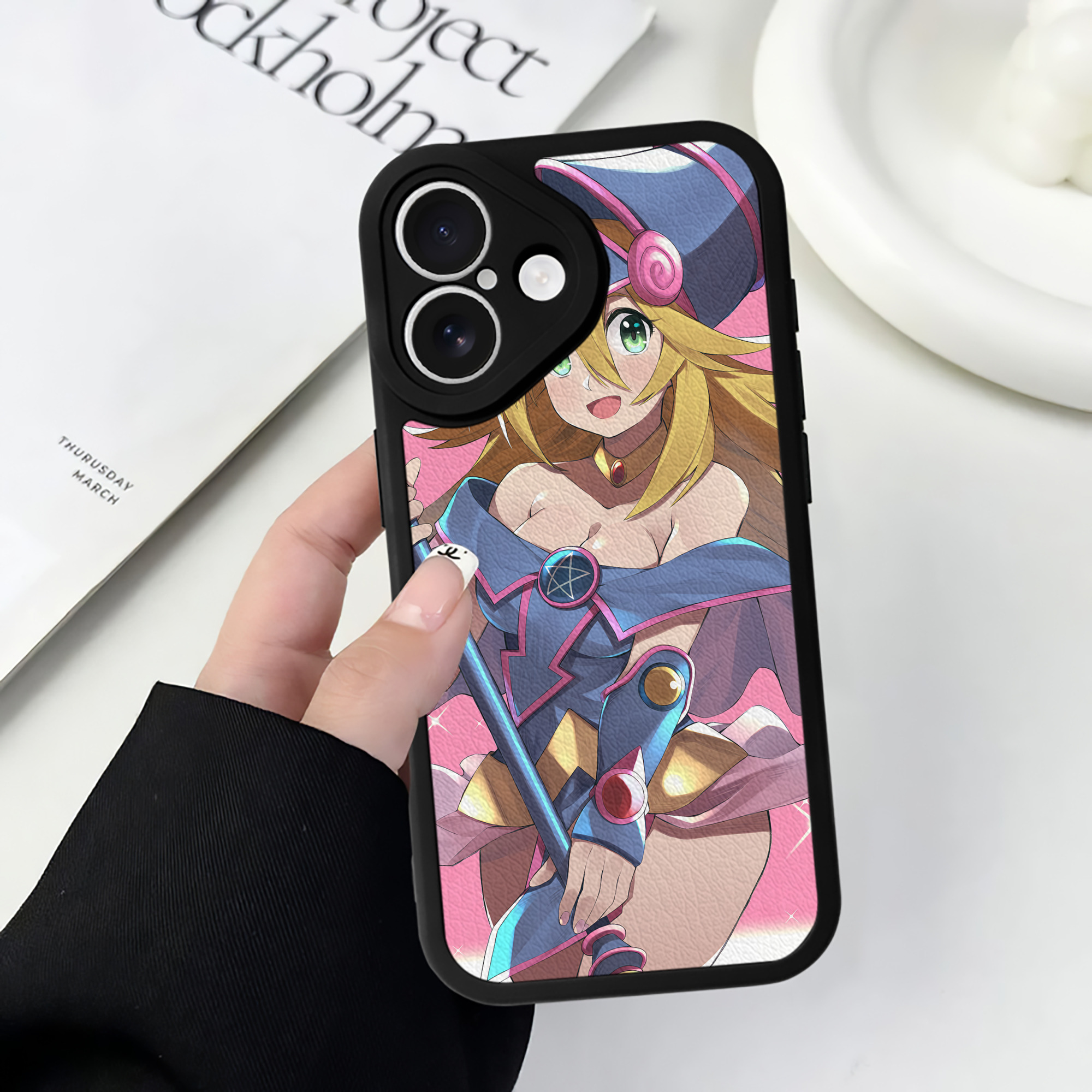 （画像用） 遊☆戯☆王 Yu-Gi-Oh! 【iPhone 16シリーズ対応】シリコンスマホケース（レザー調） 材質：シリコン